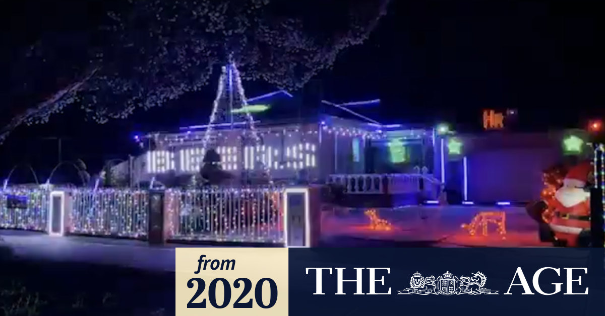 Video 'Get on the beers' Christmas light show in Kings Park